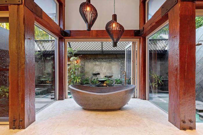The stone bathtub and huge timber posts.