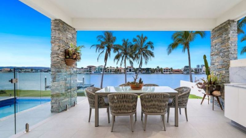 Beach homes for sale in Surfers Paradise, Queensland